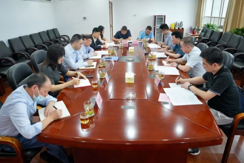 湖南省供銷合作總社黨組書記、理事會主任周曉理調(diào)研公司并主持召開座談會